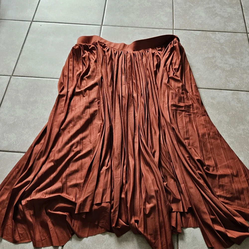 Eloquii hankerchief bronze skirt - Picture 7 of 9